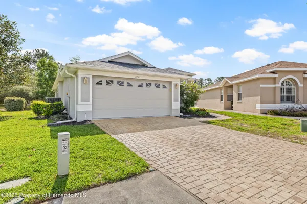 Property Slideshow image 2 of 49 | 4210 silver berry ct, Spring Hill, FL, 34609