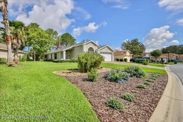 Property Slideshow image 3 of 46 | 11409 deercroft ct, Spring Hill, FL, 34609