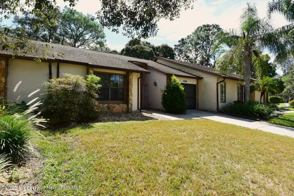 Property Slideshow image 2 of 36 | 2320 countryside dr, Spring Hill, FL, 34606