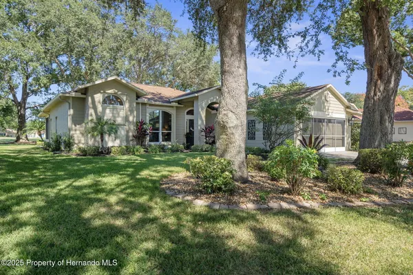 Property Slideshow image 2 of 100 | 3048 eagle bend rd, Spring Hill, FL, 34606