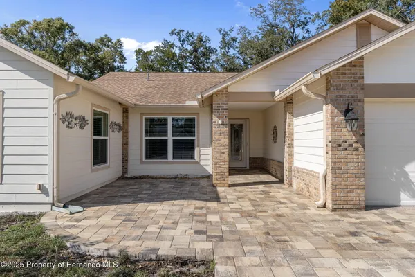 Property Slideshow image 3 of 81 | 3015 saw mill ln, Spring Hill, FL, 34606