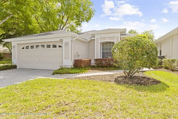 Property Slideshow image 2 of 33 | 15028 middle fairway dr, Spring Hill, FL, 34609