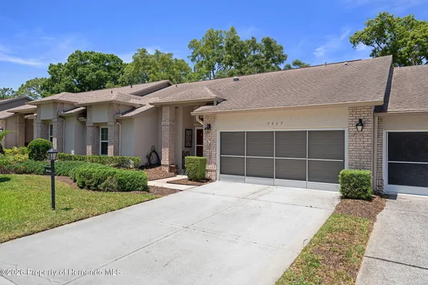 Property Slideshow image 2 of 83 | 7437 baywood forest cir, Spring Hill, FL, 34606