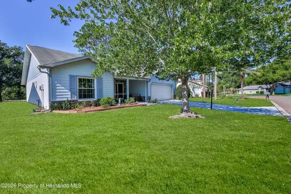 Property Slideshow image 2 of 60 | 7088 crown oaks dr, Spring Hill, FL, 34606