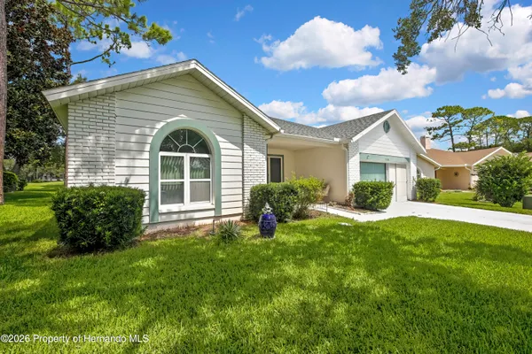 Property Slideshow image 3 of 62 | 7159 crown oaks dr, Brooksville, FL, 34604