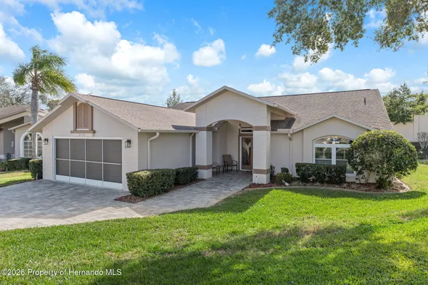 Property Slideshow image 3 of 76 | 2132 oakwood hills ct, Spring Hill, FL, 34606