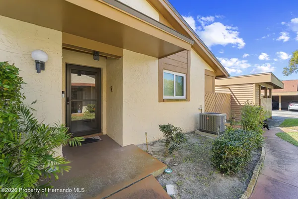 Property Slideshow image 2 of 30 | 4030 lighthouse way, New Port Richey, FL, 34652