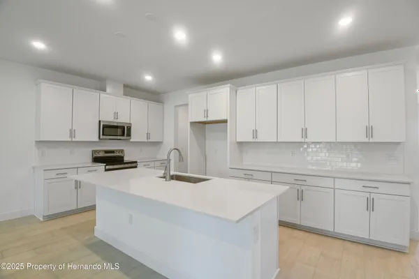 Property Slideshow image 3 of 20 | 9093 players dr, Weeki Wachee, FL, 34613