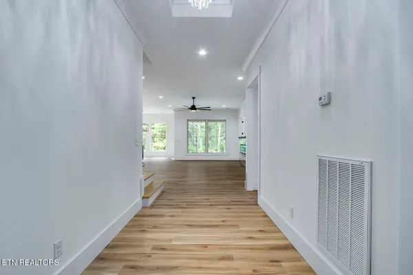 Property Slideshow image 3 of 41 | 306 uhdali pl, Loudon, TN, 37774