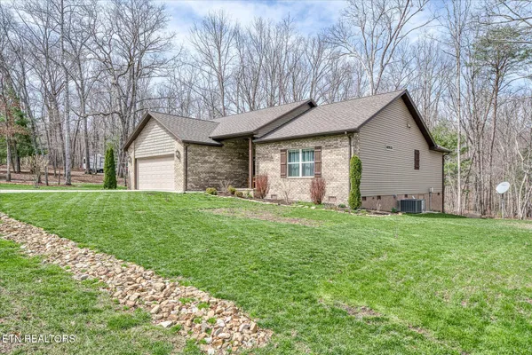 Property Slideshow image 2 of 34 | 138 hunterwood ln, Crossville, TN, 38558