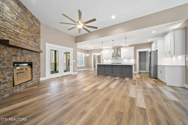 Property Slideshow image 3 of 42 | 214 cheeyo trce, Loudon, TN, 37774