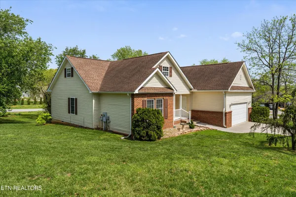 Property Slideshow image 2 of 48 | 102 chaloni ln, Loudon, TN, 37774