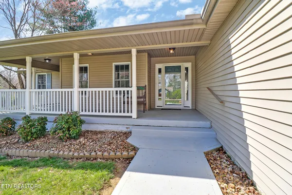 Property Slideshow image 2 of 39 | 222 pomeroy dr, Crossville, TN, 38558