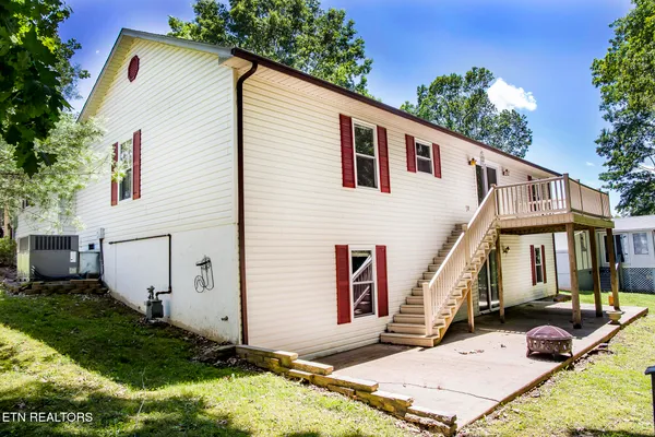 Property Slideshow image 2 of 52 | 247 lakeview dr, Crossville, TN, 38558