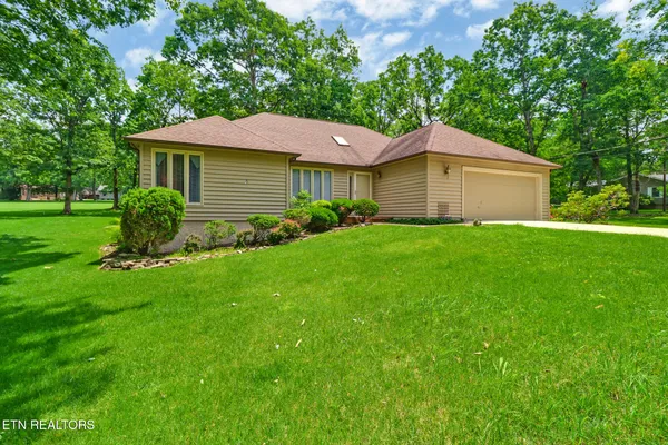 Property Slideshow image 3 of 43 | 131 snead dr, Crossville, TN, 38558