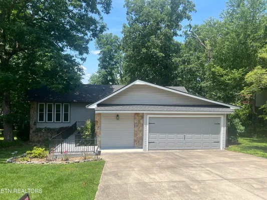 Property Slideshow image 3 of 60 | 137 lakeshire dr, Crossville, TN, 38558