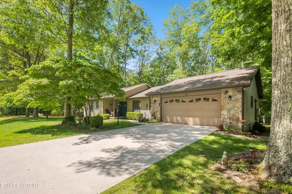 Property Slideshow image 2 of 46 | 122 glenwood dr, Crossville, TN, 38558
