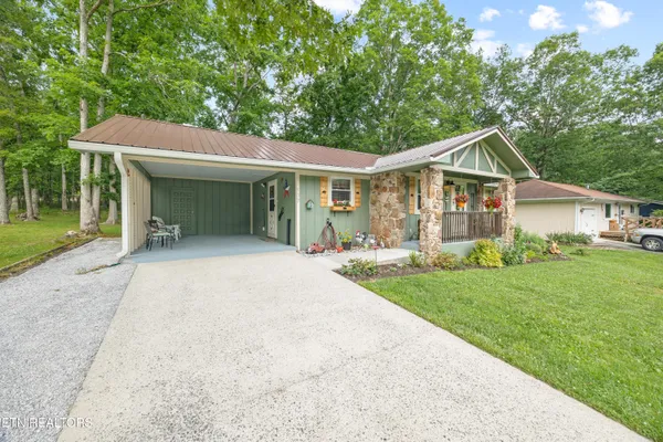 Property Slideshow image 3 of 25 | 137 jasper dr, Crossville, TN, 38558