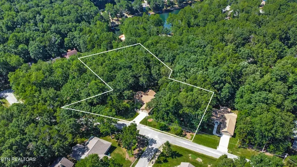 Property Slideshow image 2 of 54 | 207 overlook ln, Crossville, TN, 38558