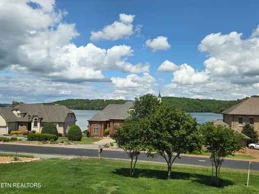 Property Slideshow image 3 of 49 | 309 chuniloti cir, Loudon, TN, 37774