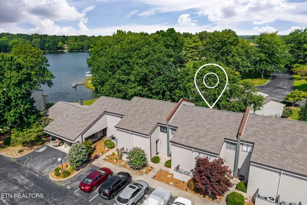 Property Slideshow image 2 of 44 | 38 lakeshore ln 47, Crossville, TN, 38558