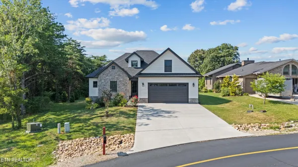 Property Slideshow image 2 of 38 | 126 elokwa way, Loudon, TN, 37774