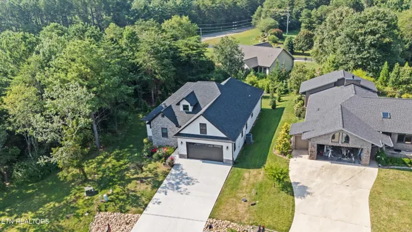 Property Slideshow image 3 of 38 | 126 elokwa way, Loudon, TN, 37774