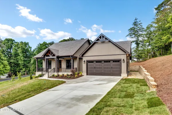 Property Slideshow image 2 of 36 | 204 kawga ln, Loudon, TN, 37774