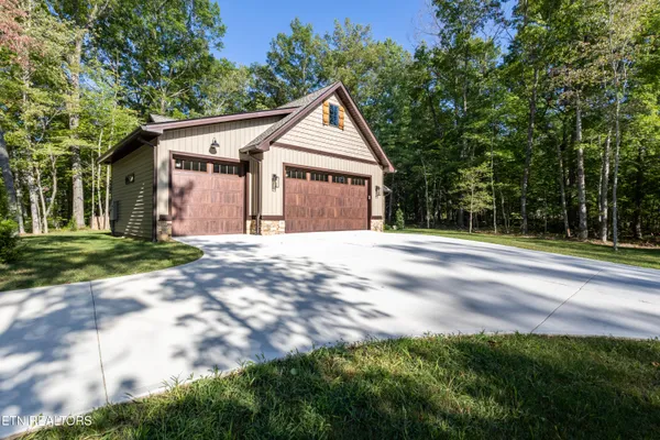 Property Slideshow image 2 of 57 | 701 westchester dr, Crossville, TN, 38558