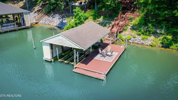 Property Slideshow image 2 of 29 | 180 oonoga way, Loudon, TN, 37774