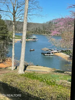 Property Slideshow image 3 of 59 | 141 inata cir, Loudon, TN, 37774