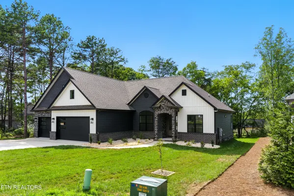 Property Slideshow image 3 of 53 | 155 elokwa way, Loudon, TN, 37774