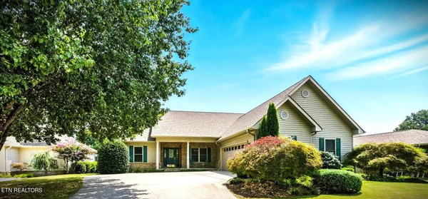 Property Slideshow image 2 of 33 | 107 oohleeno way, Loudon, TN, 37774