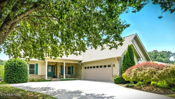 Property Slideshow image 3 of 33 | 107 oohleeno way, Loudon, TN, 37774