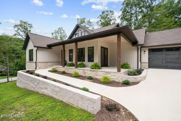 Property Slideshow image 2 of 52 | 11 brenningham ln, Crossville, TN, 38558