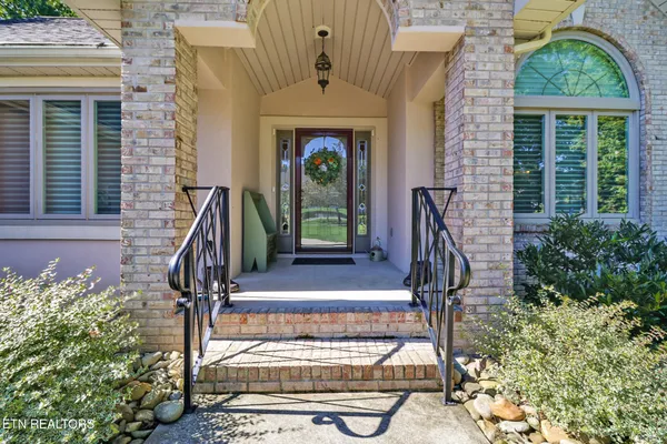 Property Slideshow image 3 of 48 | 104 hickory ridge ln, Crossville, TN, 38558