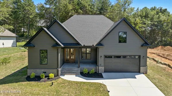 Property Slideshow image 3 of 38 | 121 inagehi way, Loudon, TN, 37774