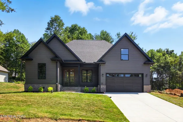 Property Slideshow image 2 of 38 | 121 inagehi way, Loudon, TN, 37774