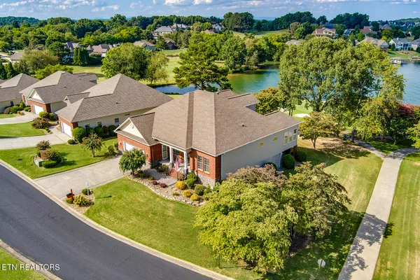 Property Slideshow image 3 of 62 | 117 canaly ln, Loudon, TN, 37774