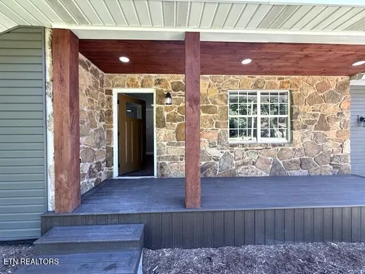 Property Slideshow image 2 of 31 | 506 snead dr, Crossville, TN, 38558