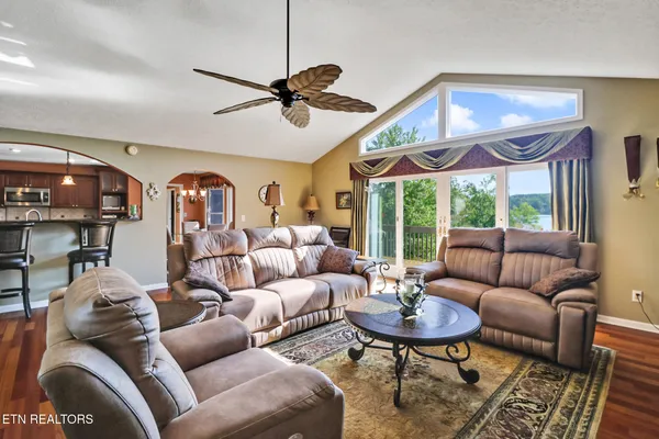 Property Slideshow image 3 of 63 | 16 victoria way, Crossville, TN, 38558