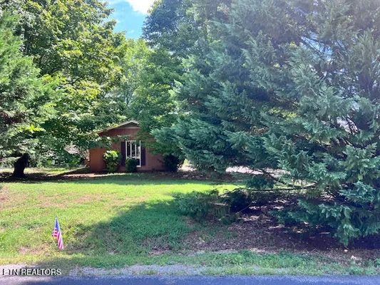 Property Slideshow image 2 of 30 | 223 saligugi cir, Loudon, TN, 37774