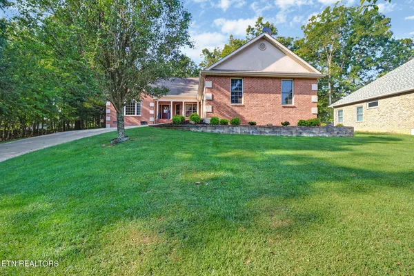 Property Slideshow image 3 of 44 | 107 forest hill dr, Crossville, TN, 38558