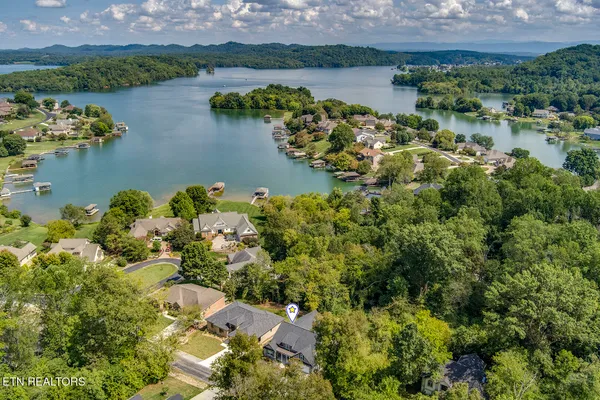 Property Slideshow image 3 of 61 | 310 dudala way, Loudon, TN, 37774