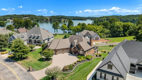 Property Slideshow image 2 of 52 | 1440 rarity bay pkwy, Vonore, TN, 37885