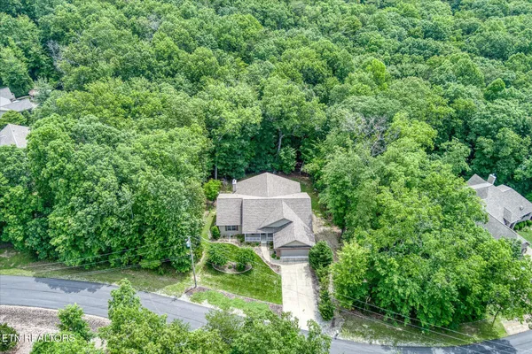 Property Slideshow image 2 of 33 | 15 chatham ct, Crossville, TN, 38558