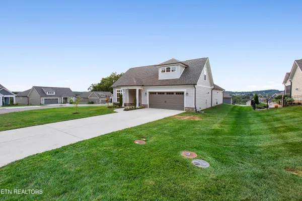 Property Slideshow image 2 of 43 | 328 cedar branch trl, Lenoir City, TN, 37772