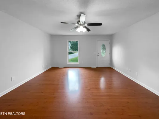 Property Slideshow image 3 of 28 | 322 chatuga ln, Loudon, TN, 37774