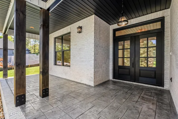 Property Slideshow image 2 of 45 | 117 inagehi way, Loudon, TN, 37774