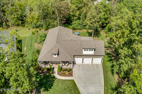 Property Slideshow image 2 of 59 | 202 choowa trce, Loudon, TN, 37774